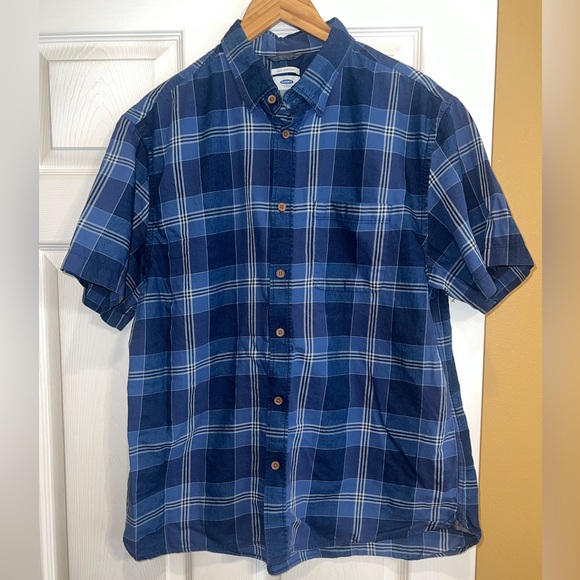 Old Navy Other - Old navy slim fit short sleeve shirt. Size XL